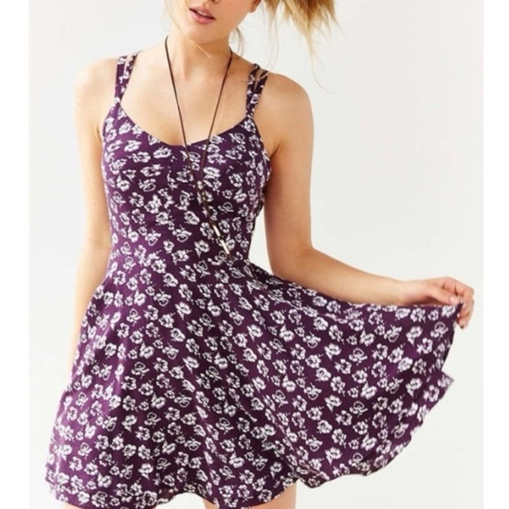 Kimchi Blue Scarlett Fit & Flare Dark Purple Floral Mini Dress Size Small